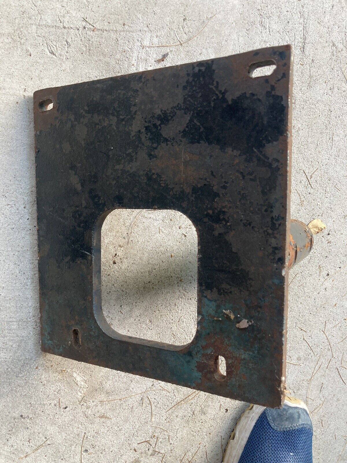 1016718 Elgin Sweeper Tow Bracket, LH