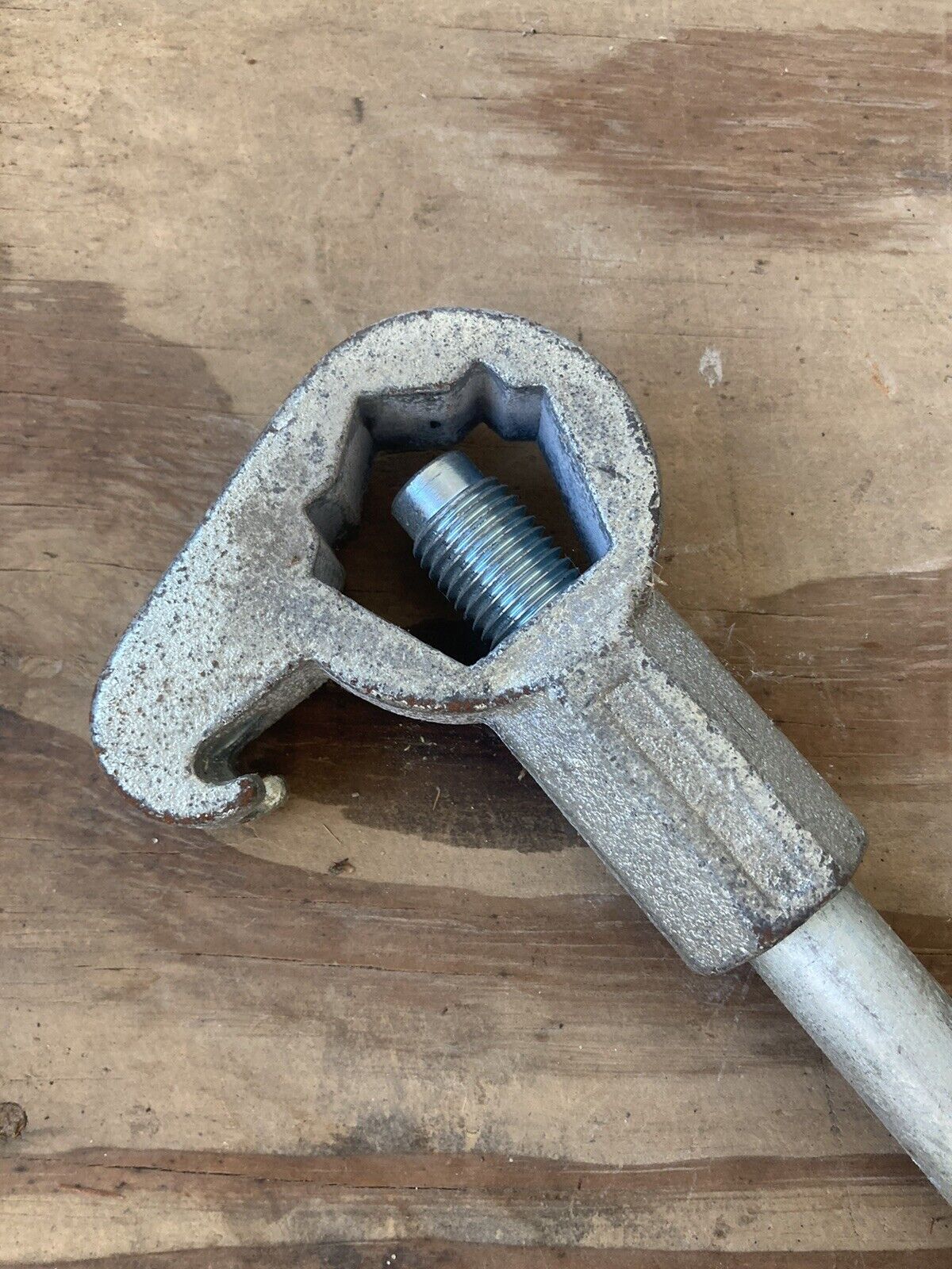 Adjustable Hydrant Wrench U-189
